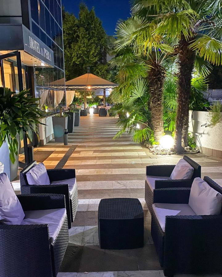 Hotel La Perla Riva del Garda Bagian luar foto