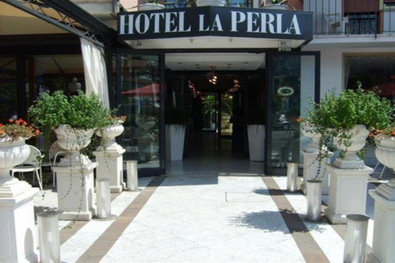 Hotel La Perla Riva del Garda Bagian luar foto