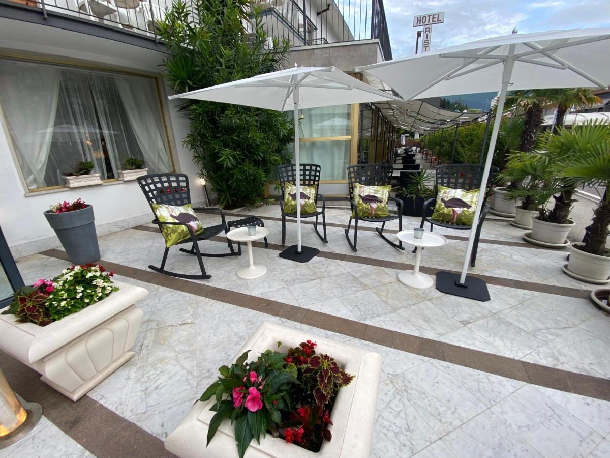 Hotel La Perla Riva del Garda Bagian luar foto