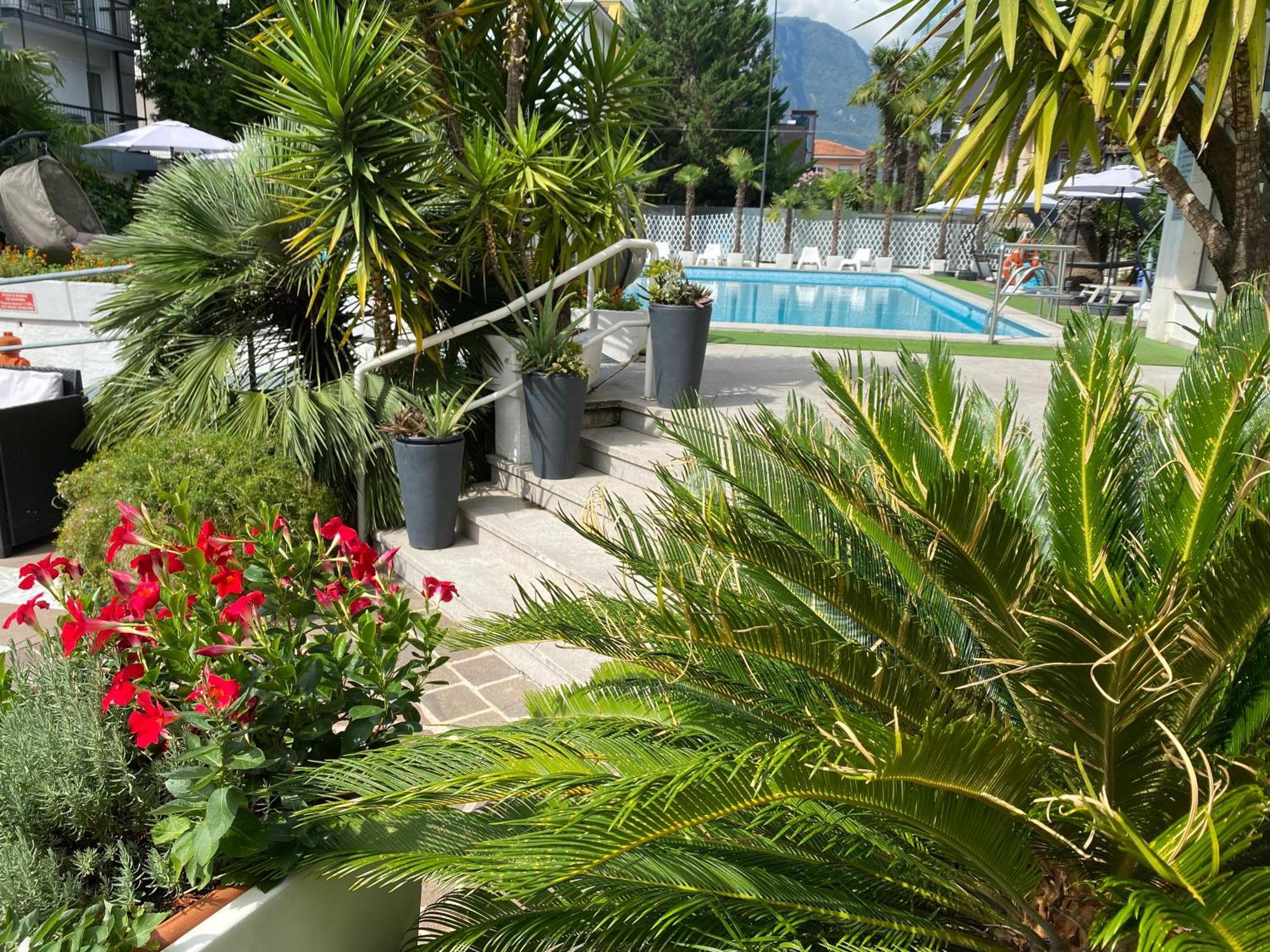 Hotel La Perla Riva del Garda Bagian luar foto
